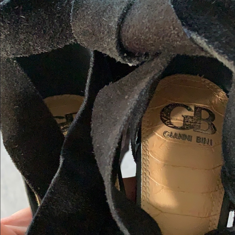 Suede strap sandals - Picture 9 of 10